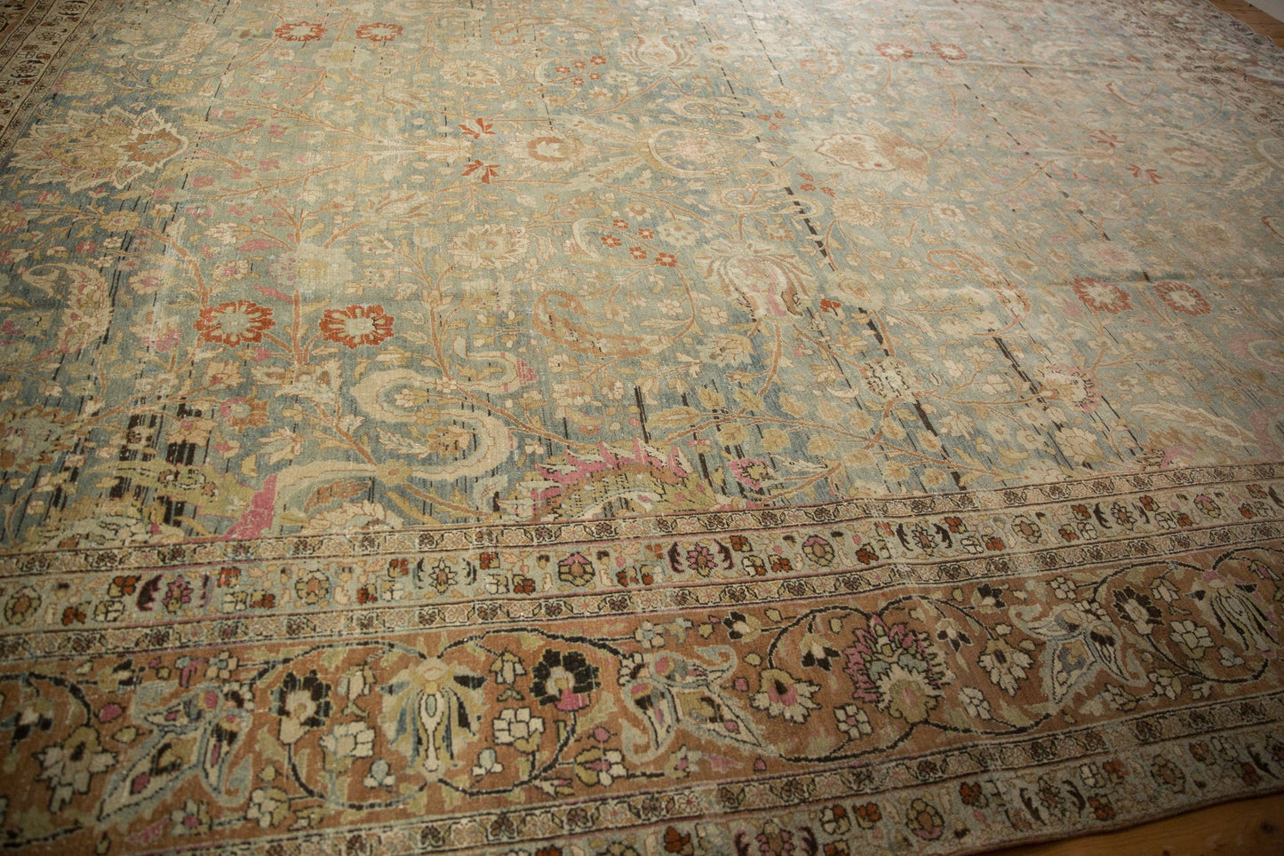 11.5x16 Vintage Distressed Meshed Carpet