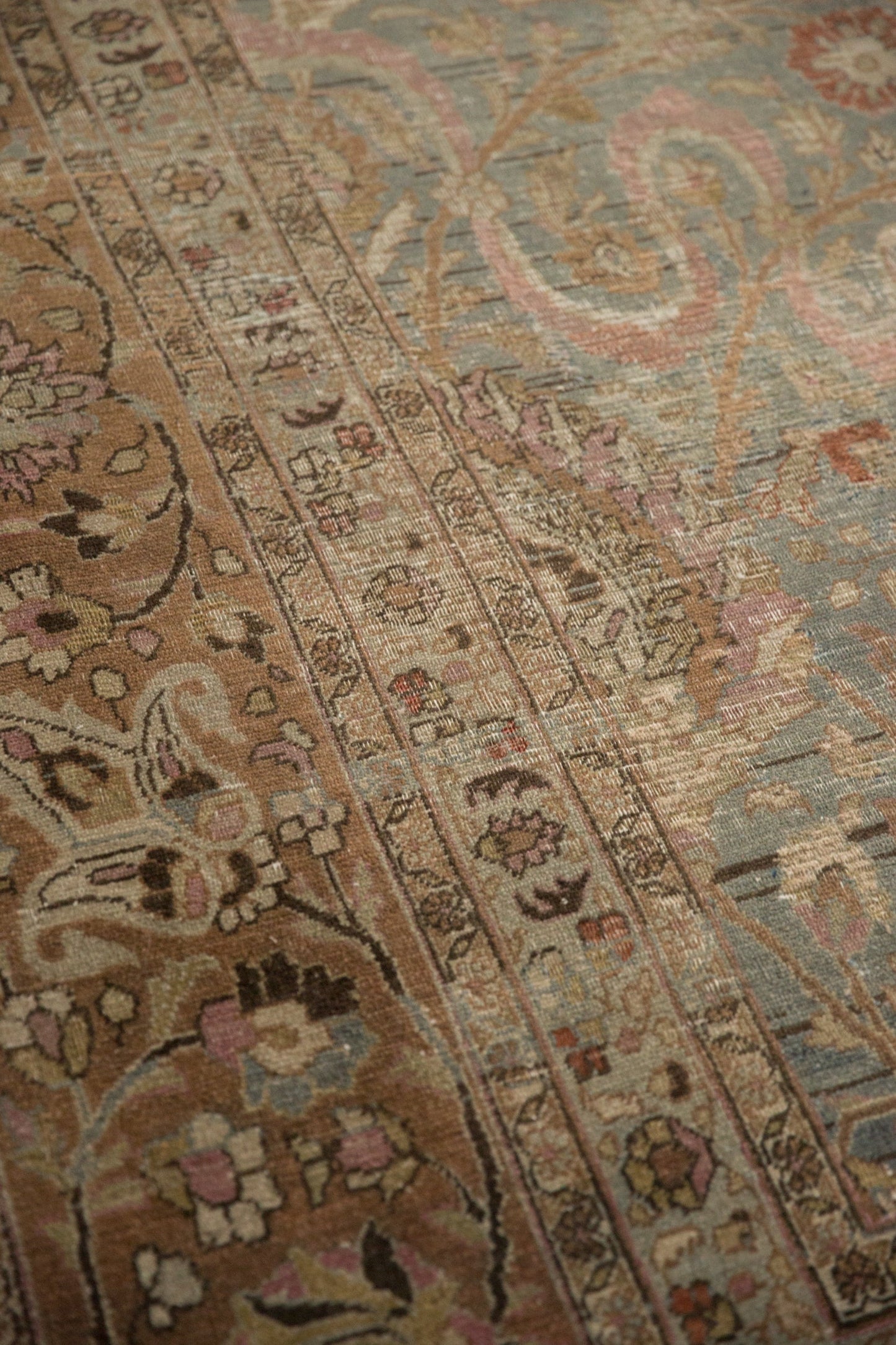 11.5x16 Vintage Distressed Meshed Carpet