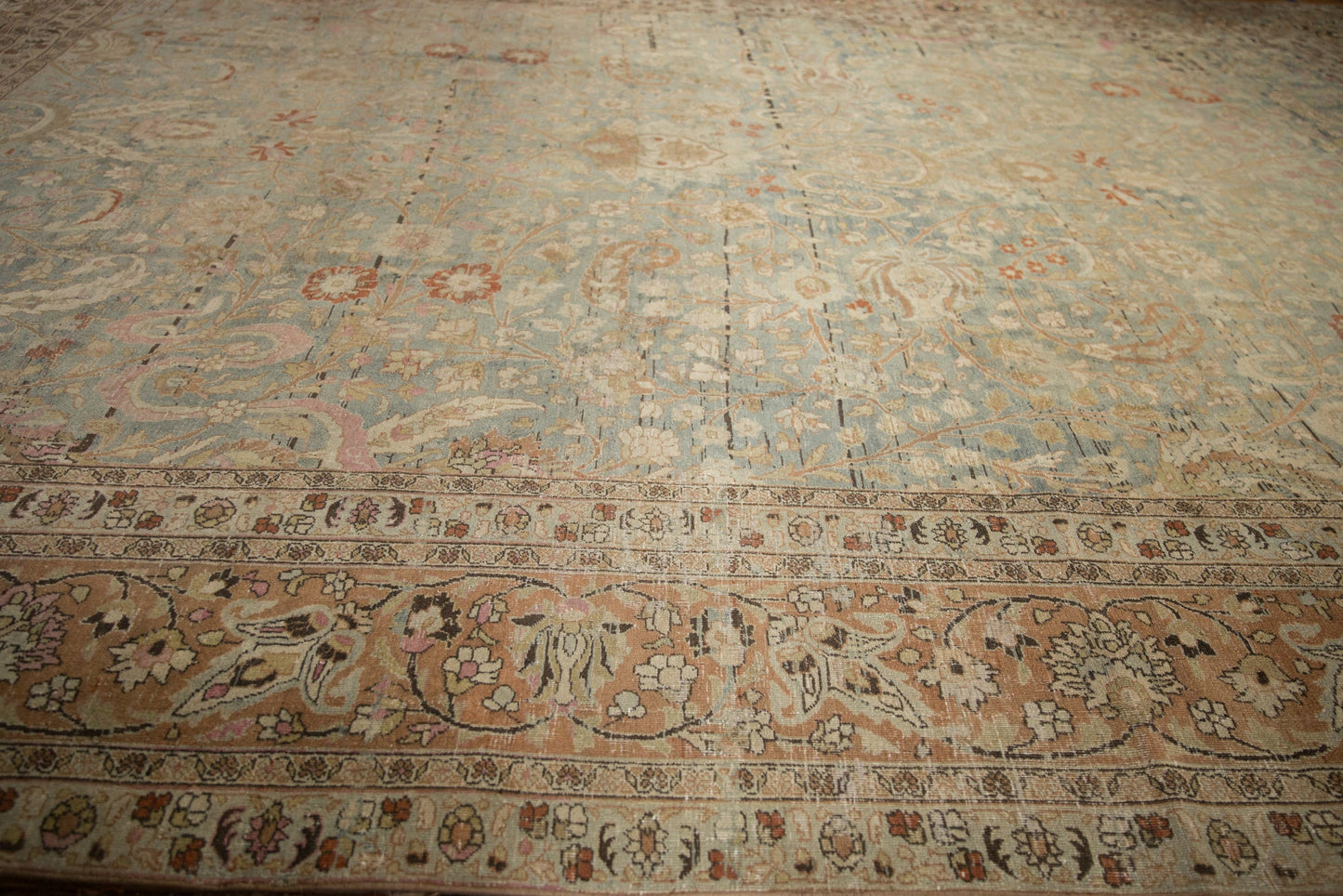 11.5x16 Vintage Distressed Meshed Carpet