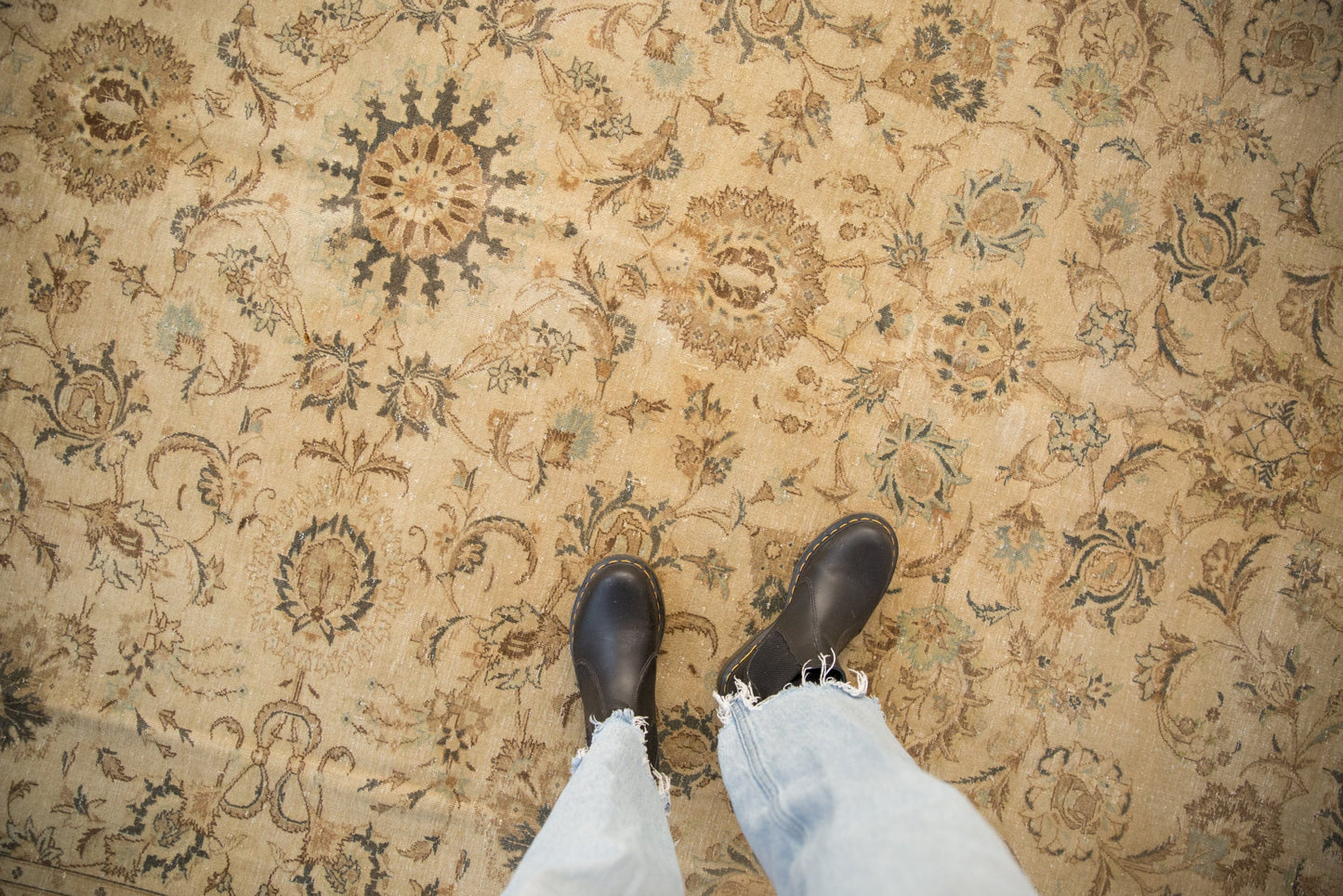 8.5x11.5 Vintage Distressed Kashan Carpet