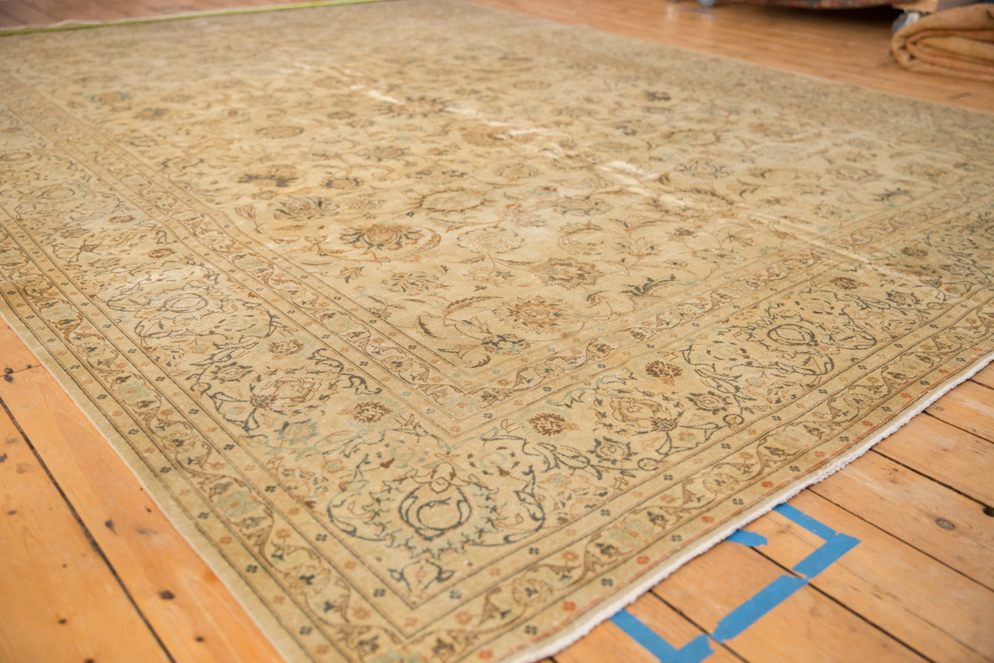 8.5x11.5 Vintage Distressed Kashan Carpet
