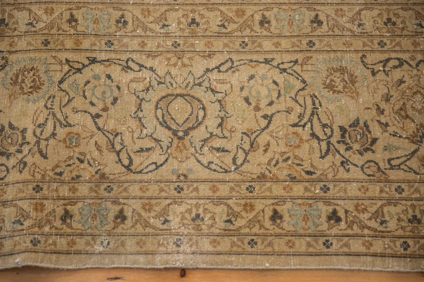 8.5x11.5 Vintage Distressed Kashan Carpet