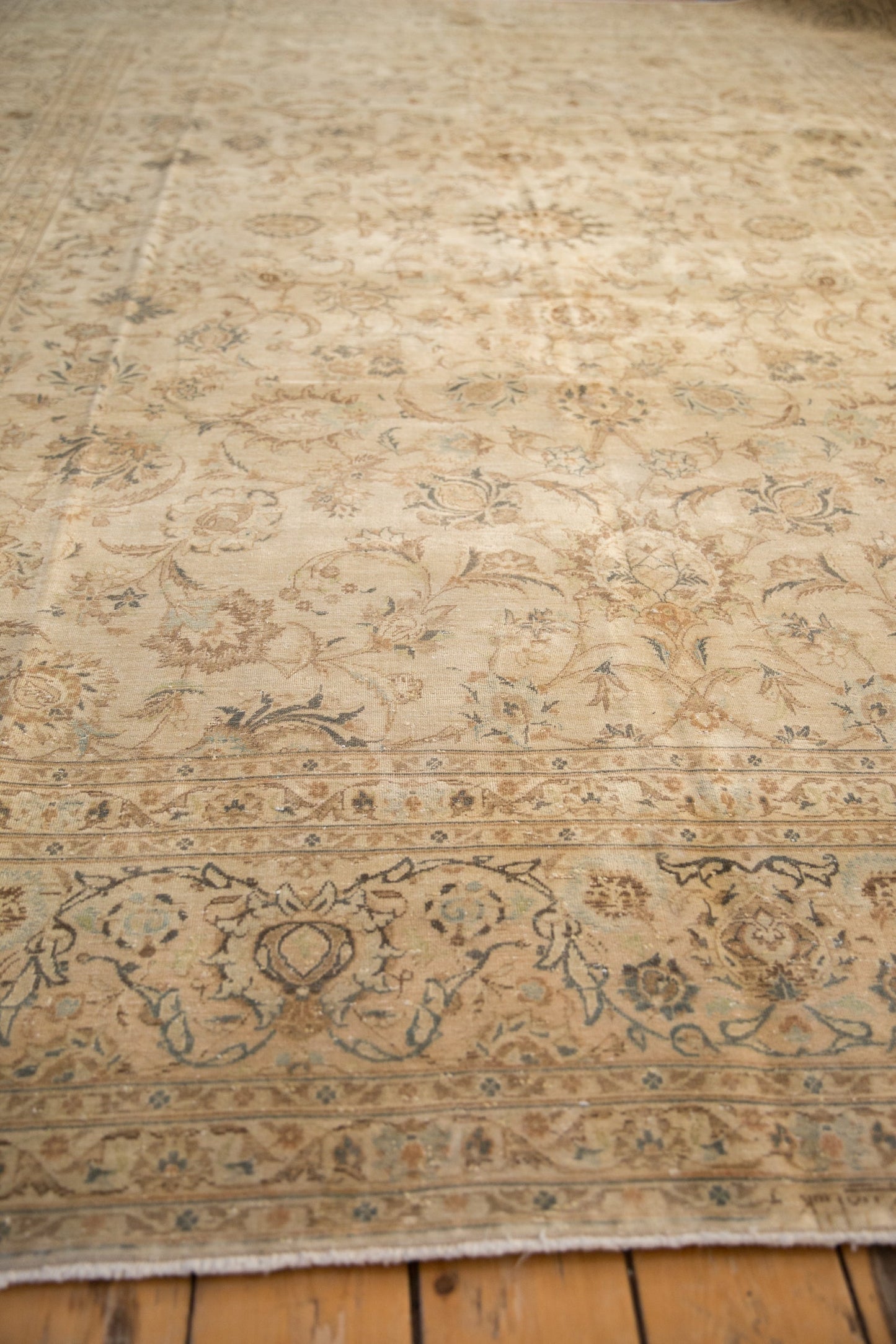 8.5x11.5 Vintage Distressed Kashan Carpet