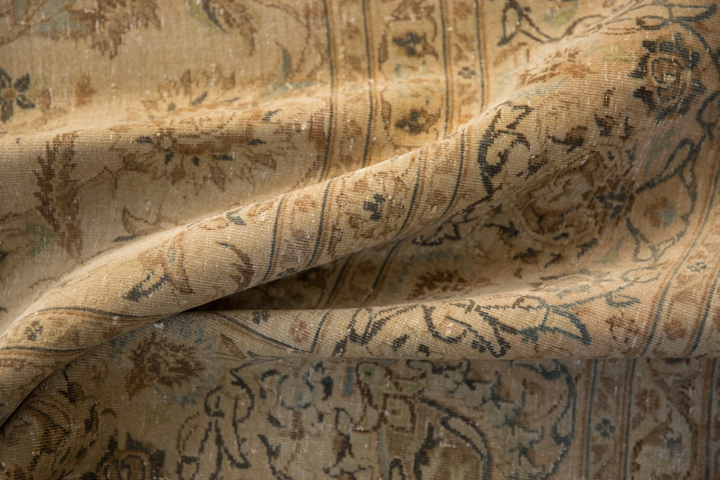 8.5x11.5 Vintage Distressed Kashan Carpet