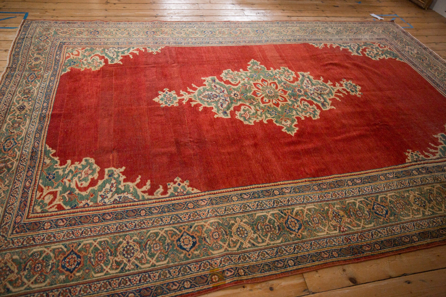 8x11 Vintage Mahal Carpet
