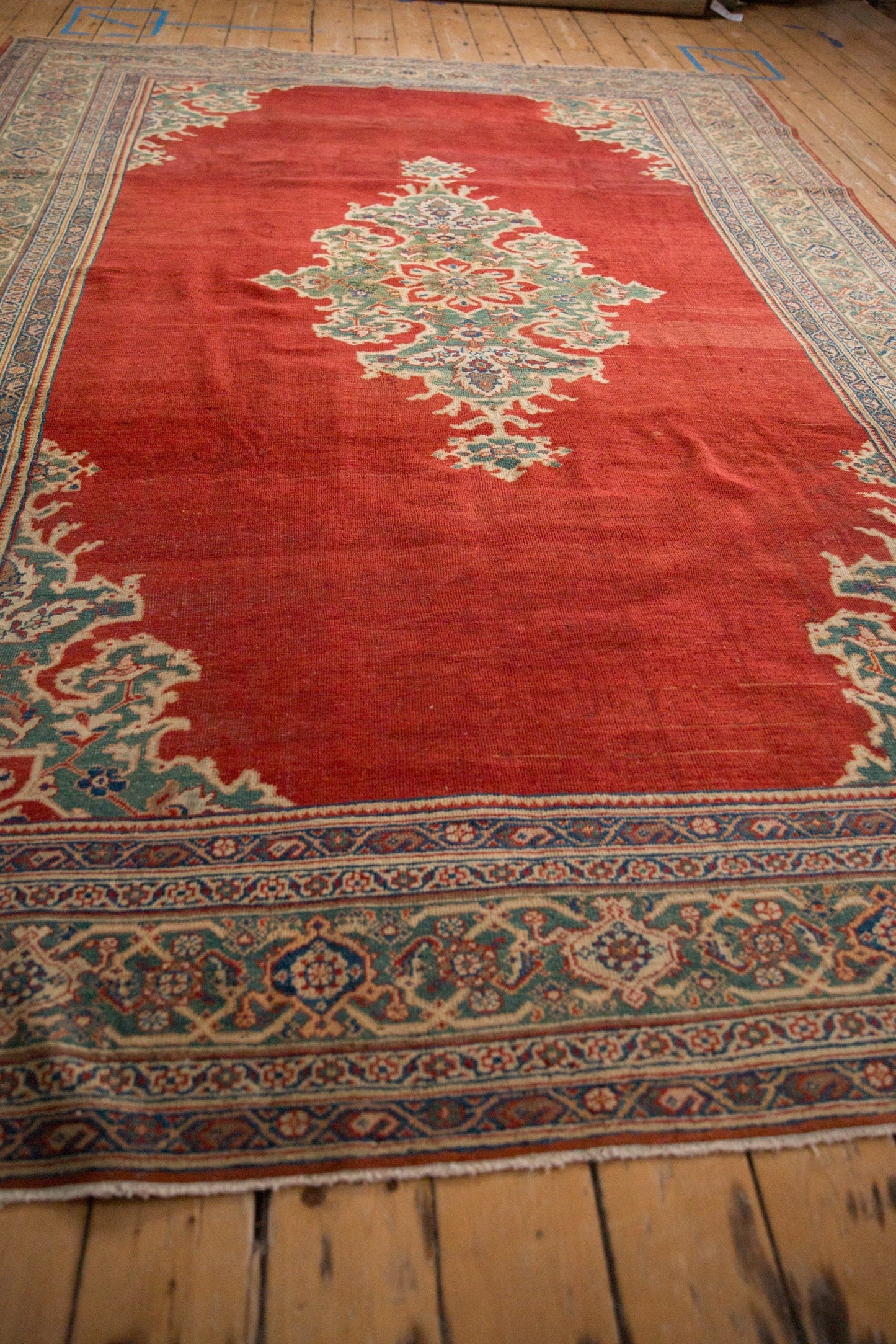 8x11 Vintage Mahal Carpet