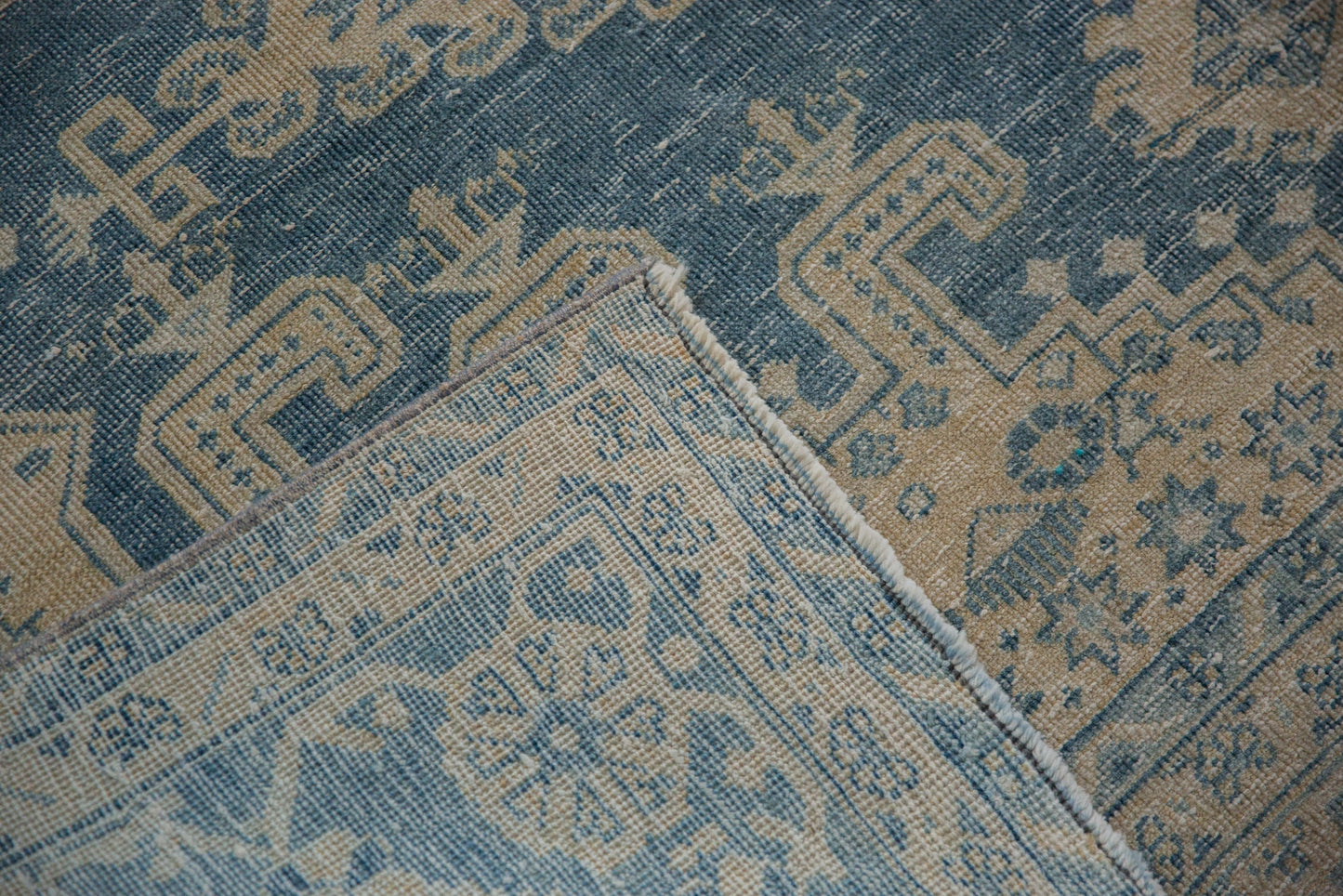 7x10 Vintage Distressed Veece Carpet