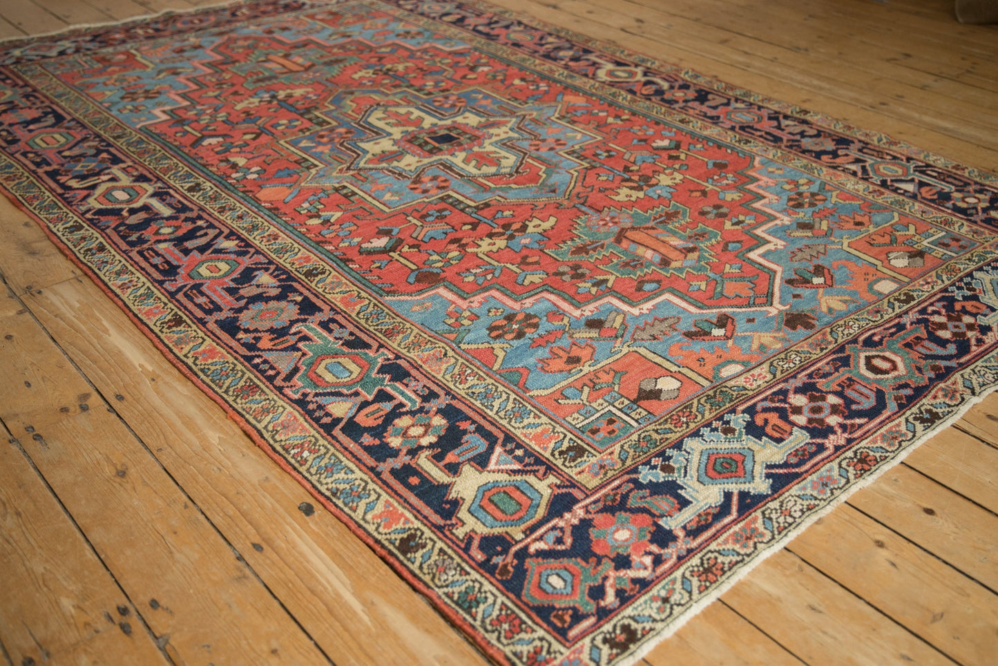 6x9 Antique Heriz Carpet