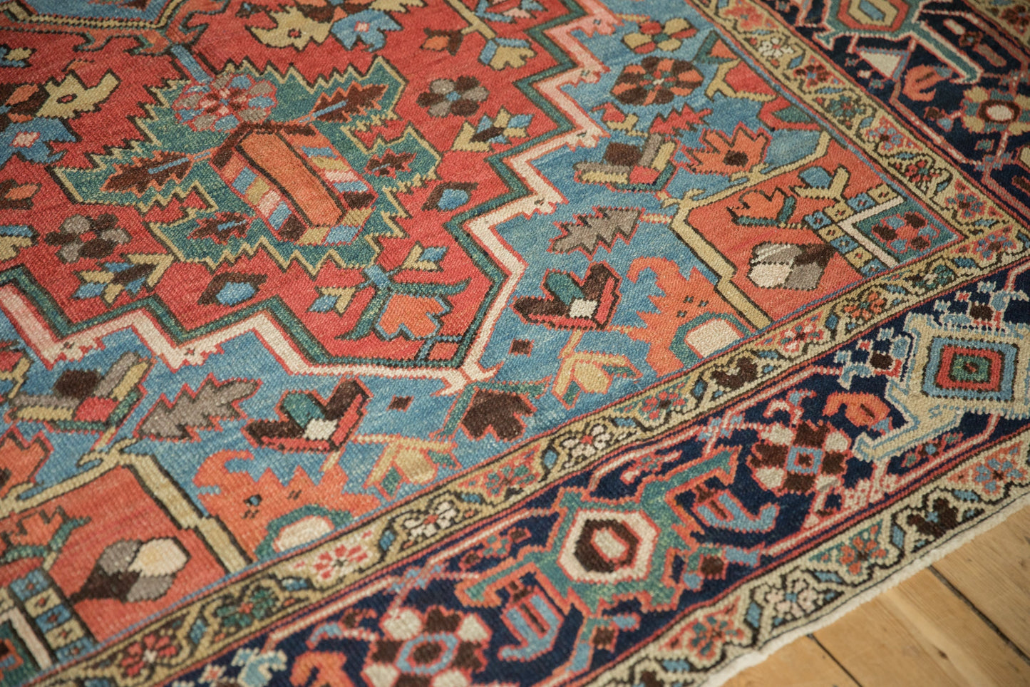 6x9 Antique Heriz Carpet