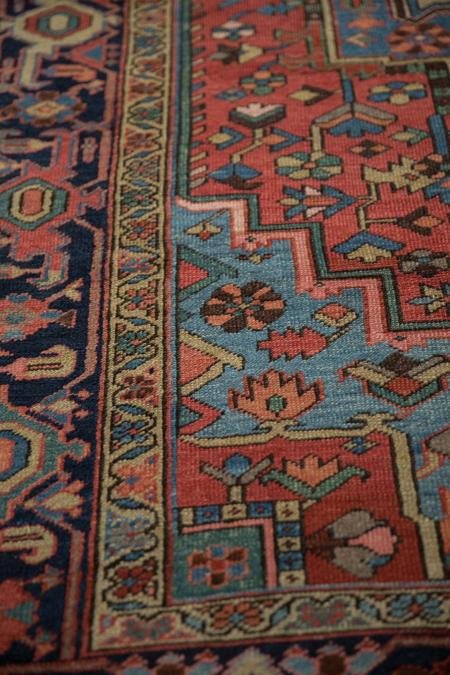 6x9 Antique Heriz Carpet