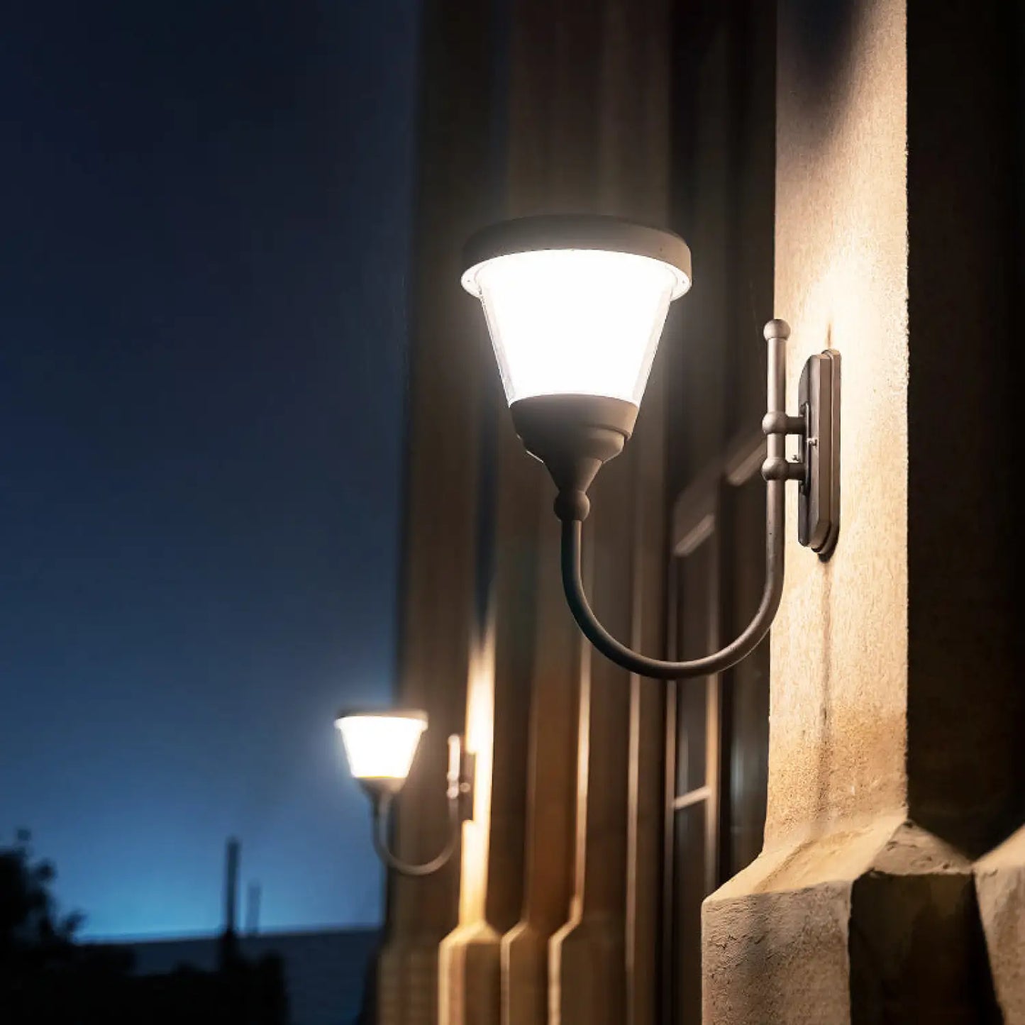 Energisparande solcellsdrivna vägglampor för utomhusgårdsområden