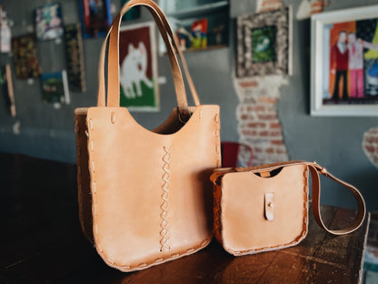 Arv Crossbody