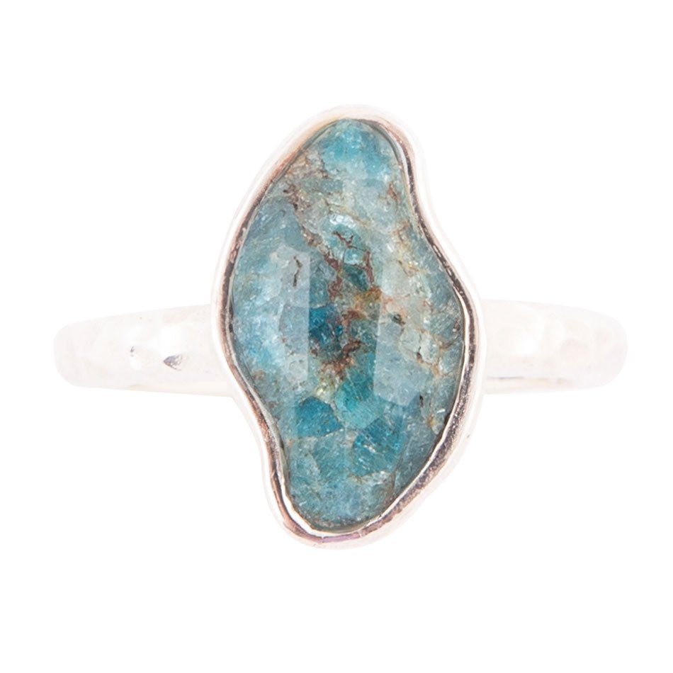 Anello martellato in argento sterling con apatite blu sfaccettata Luna