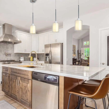 Modern glaspendellampa med kromnickelfinish för köksö