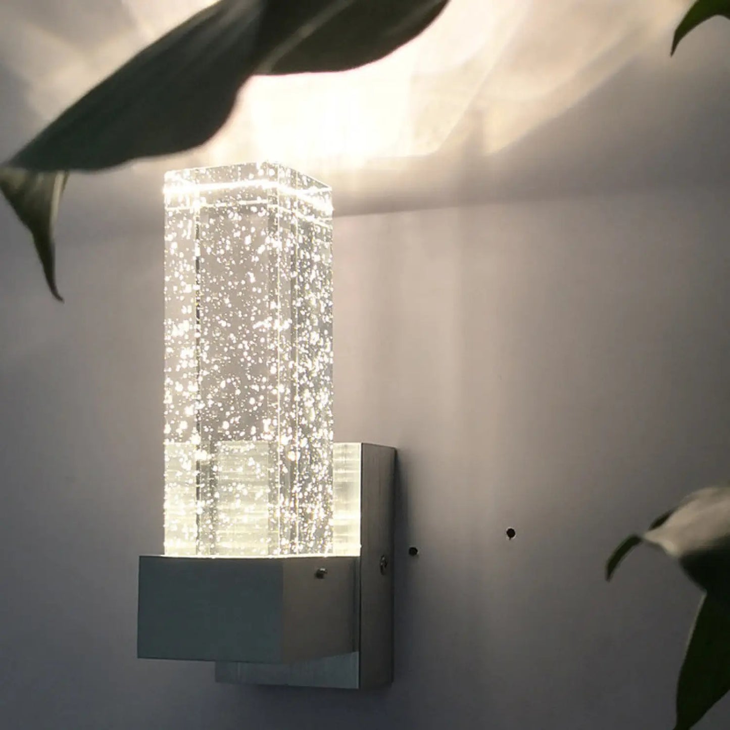 Modern LED-bubblampa med kristalldesign för elegant väggbelysning