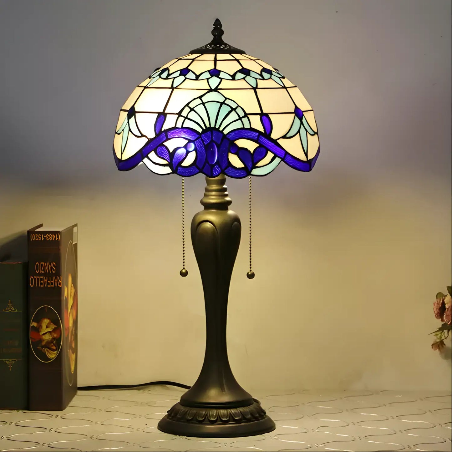 Ny blå Tiffany-lampa i barockglas