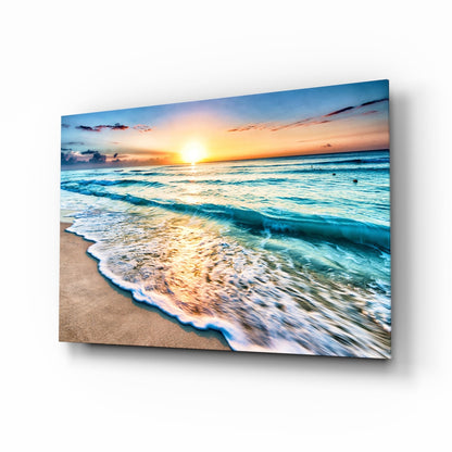 Skleněné umění na zeď s motivem tyrkysových plážových vln při západu slunce