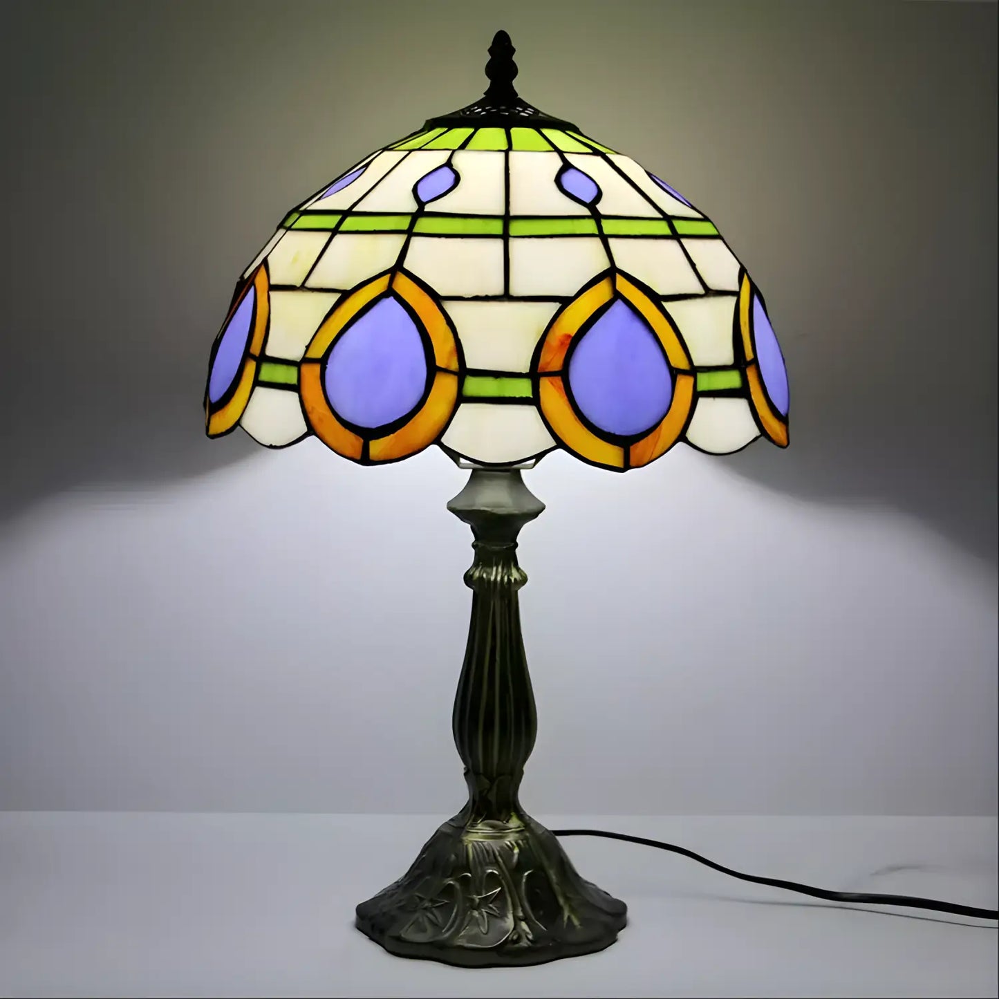 Påfågel Tiffany-lampa i vintage glasdesign