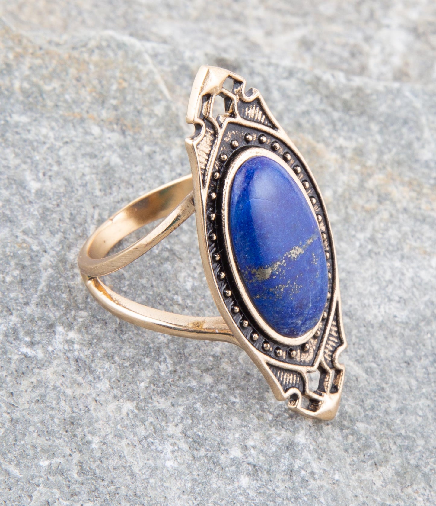 Pierścień Phantom z lapis lazuli i brązu
