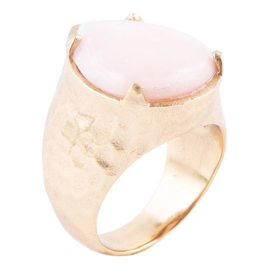 Anello a goccia dorata con opale rosa