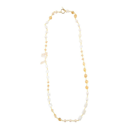 Collar de perlas blancas preciosas y cristales