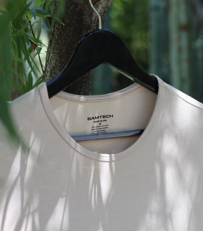 T-shirt in bambù Swift con orlo curvo - Sandstone