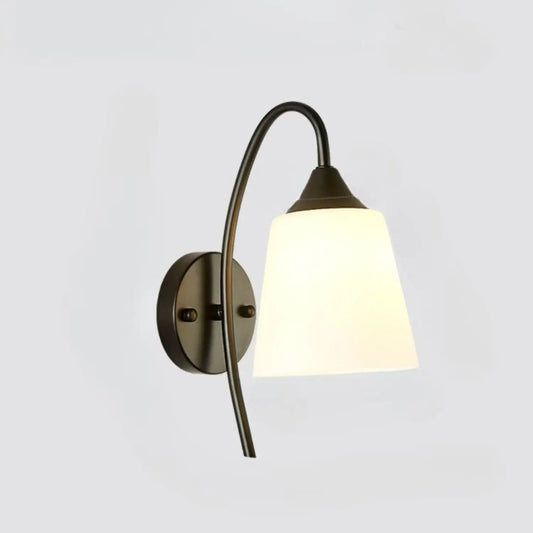 Enkel stil vägglampa för sängbord i heminredning