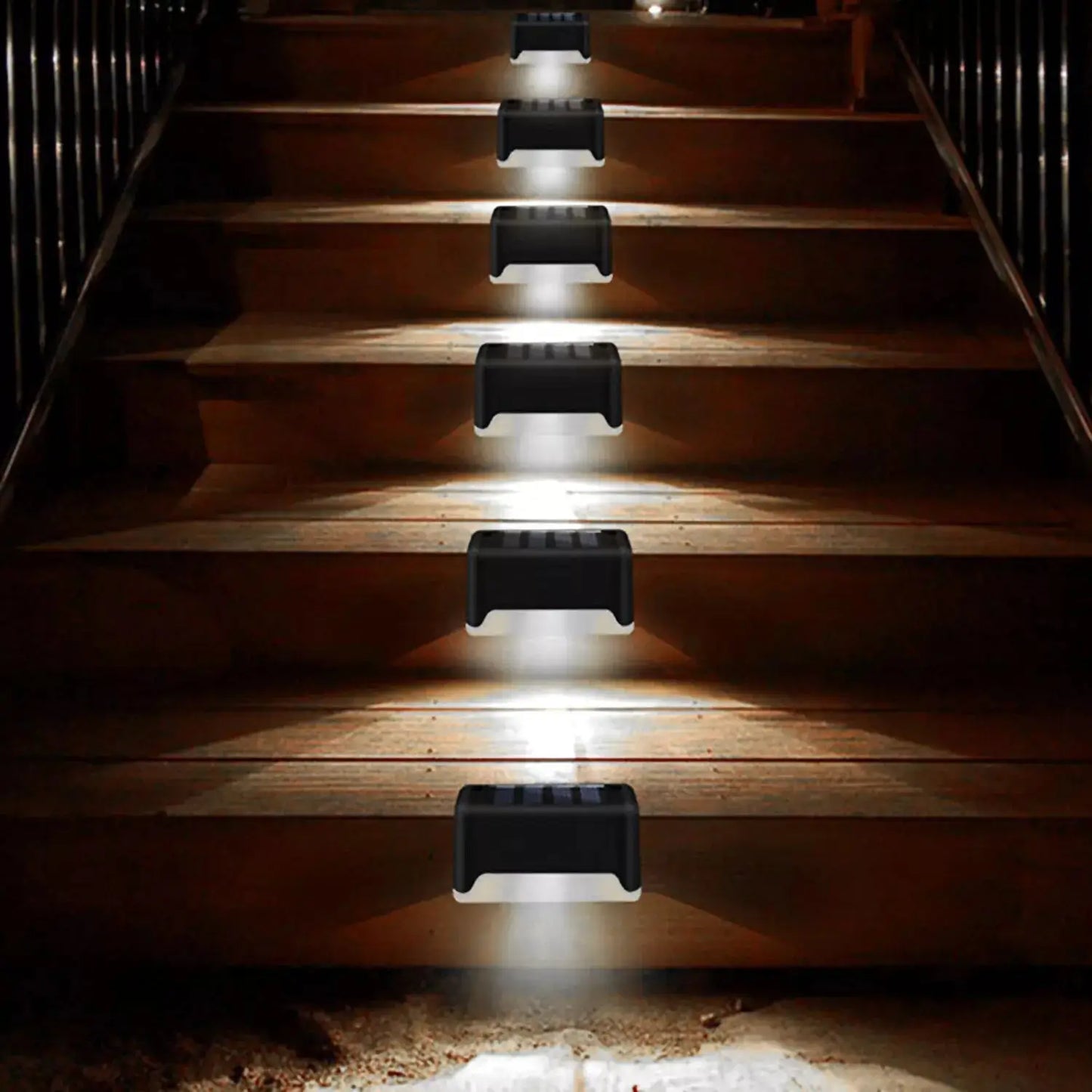 Solstegsljussats om 4 med varm LED och väderbeständig design