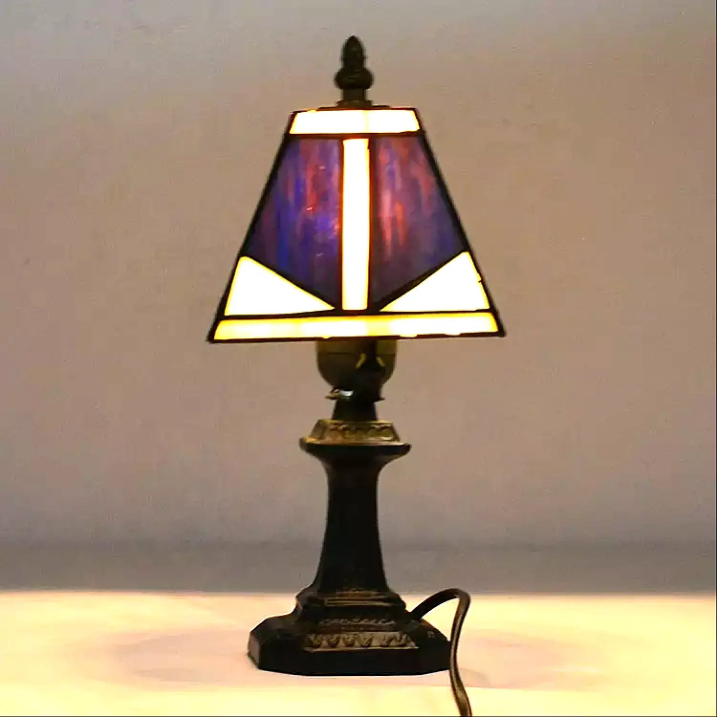 Äkta Tiffany-lampa med fyrkantig glasdesign