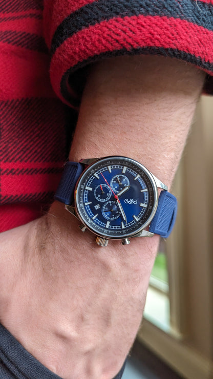Niebieski sportowy chronograf