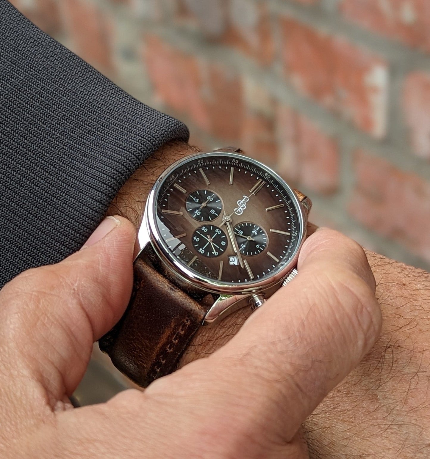 Brązowy Retro Chronograf