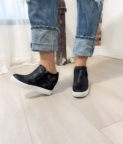 Timmibelle sneakersy na koturnie w kolorze czarnym