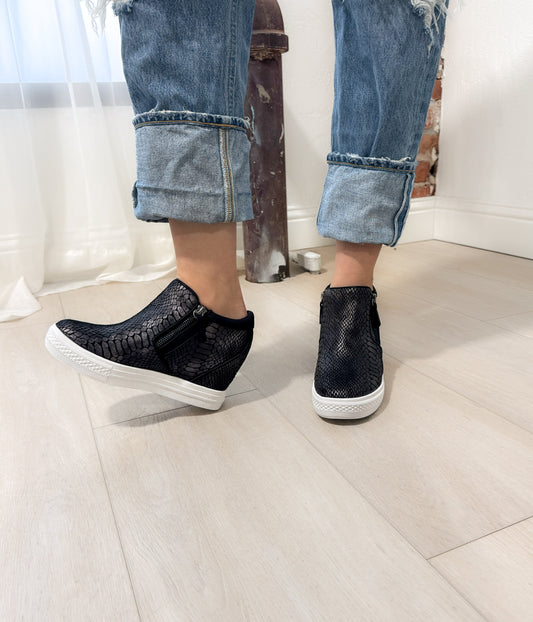 Timmibelle sneakersy na koturnie w kolorze czarnym
