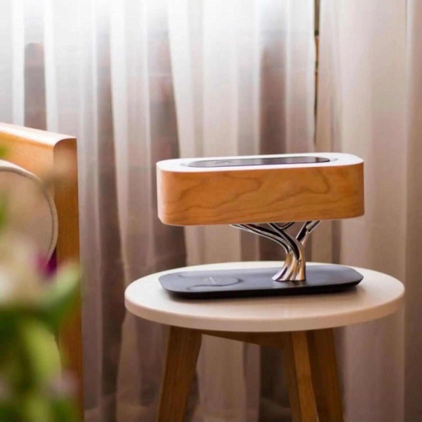 Träd bordslampa - Bluetooth-högtalare & trådlös laddare