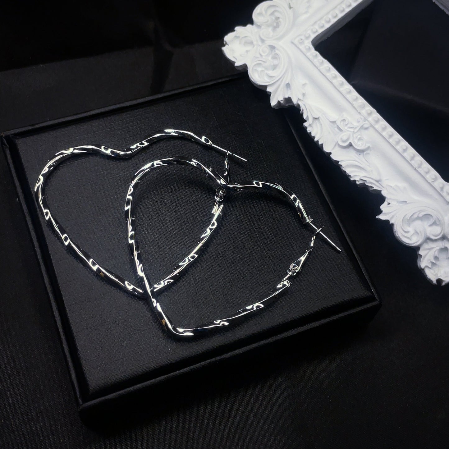 Kolczyki koła Twisted Heart