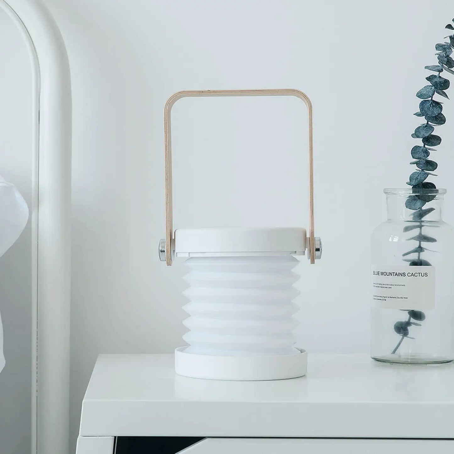 USB-uppladdningsbar och bärbar lampa med vikbar LED-ljusfunktion