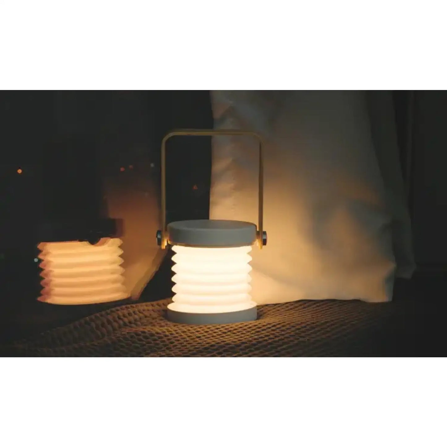USB-uppladdningsbar och bärbar lampa med vikbar LED-ljusfunktion