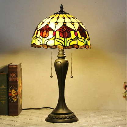 Tiffany-lampa vintage i barockglasstil