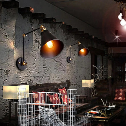 Vintageinspirerad vikbar väggmonterad ljusarmatur design