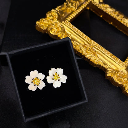 Weiße Blumen Ohrstecker
